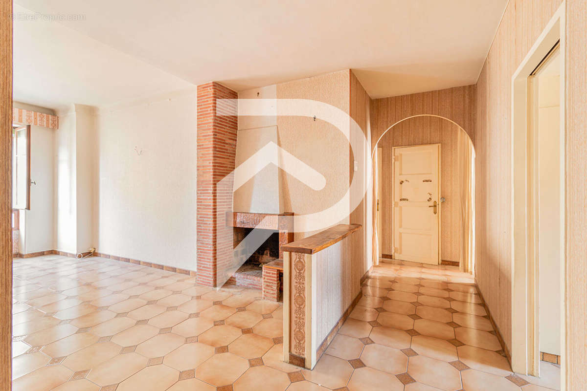 Appartement à MARSEILLE-2E