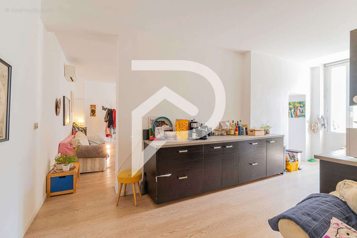 Appartement à MARSEILLE-1E