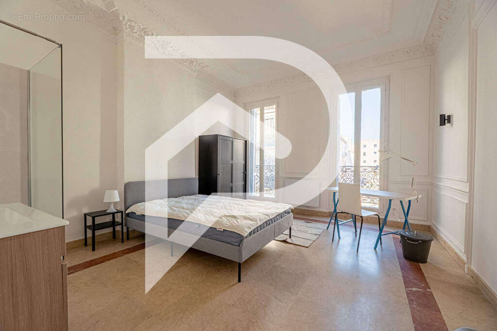 Appartement à MARSEILLE-1E