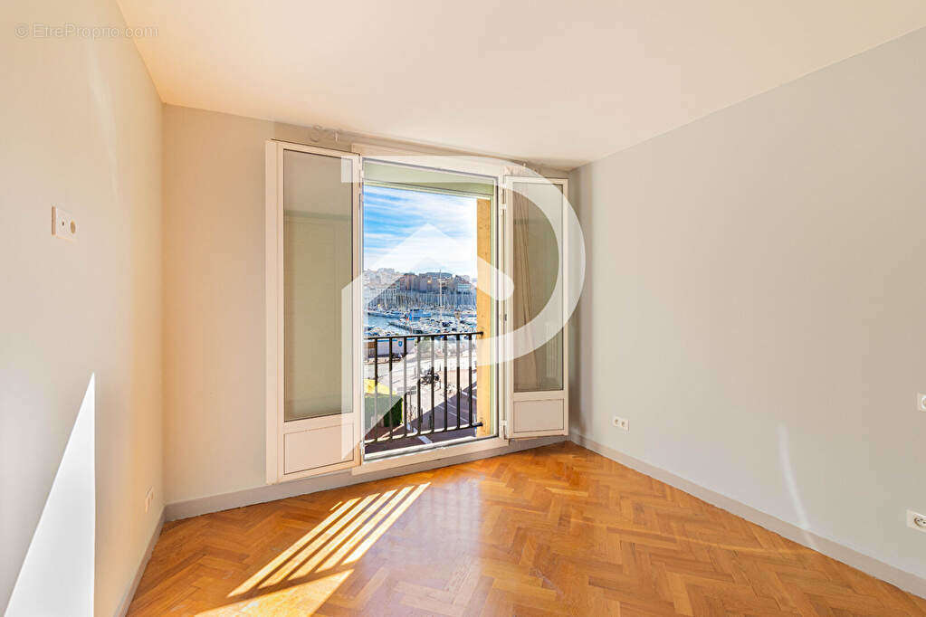 Appartement à MARSEILLE-2E