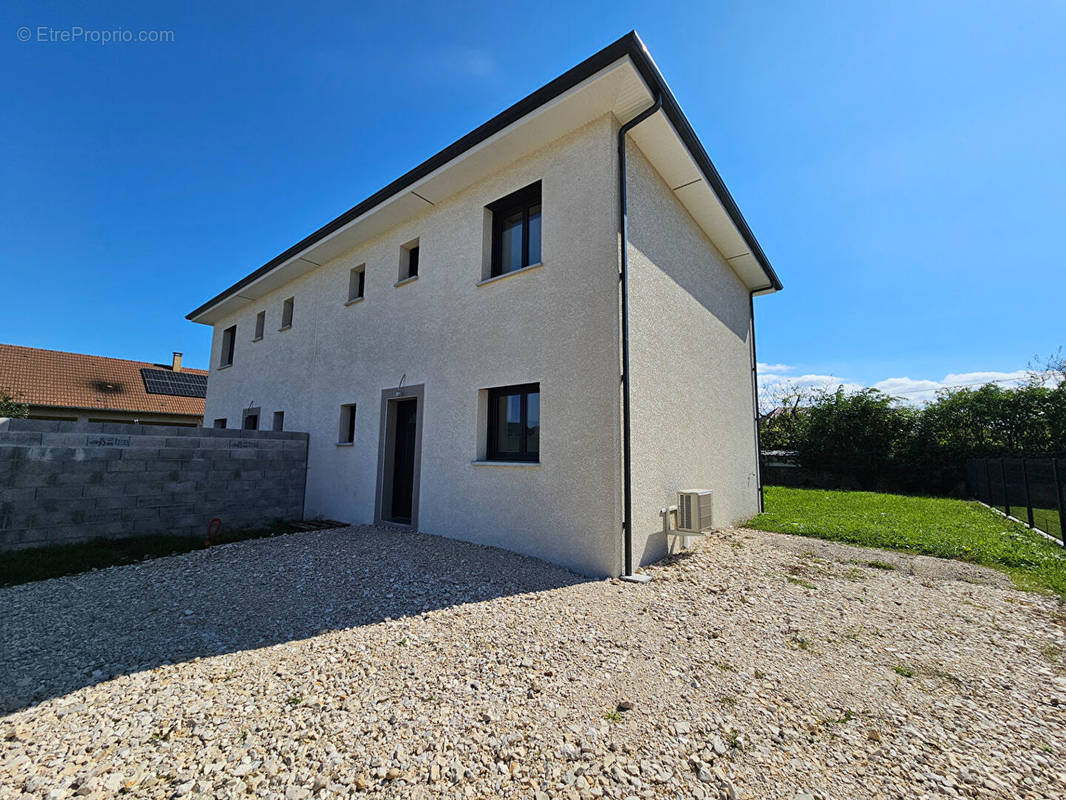 Maison à SAINT-GENIX-SUR-GUIERS