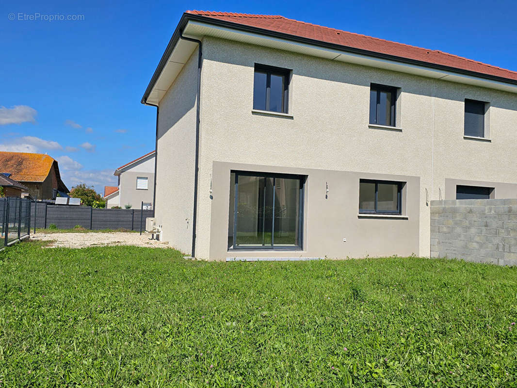 Maison à SAINT-GENIX-SUR-GUIERS