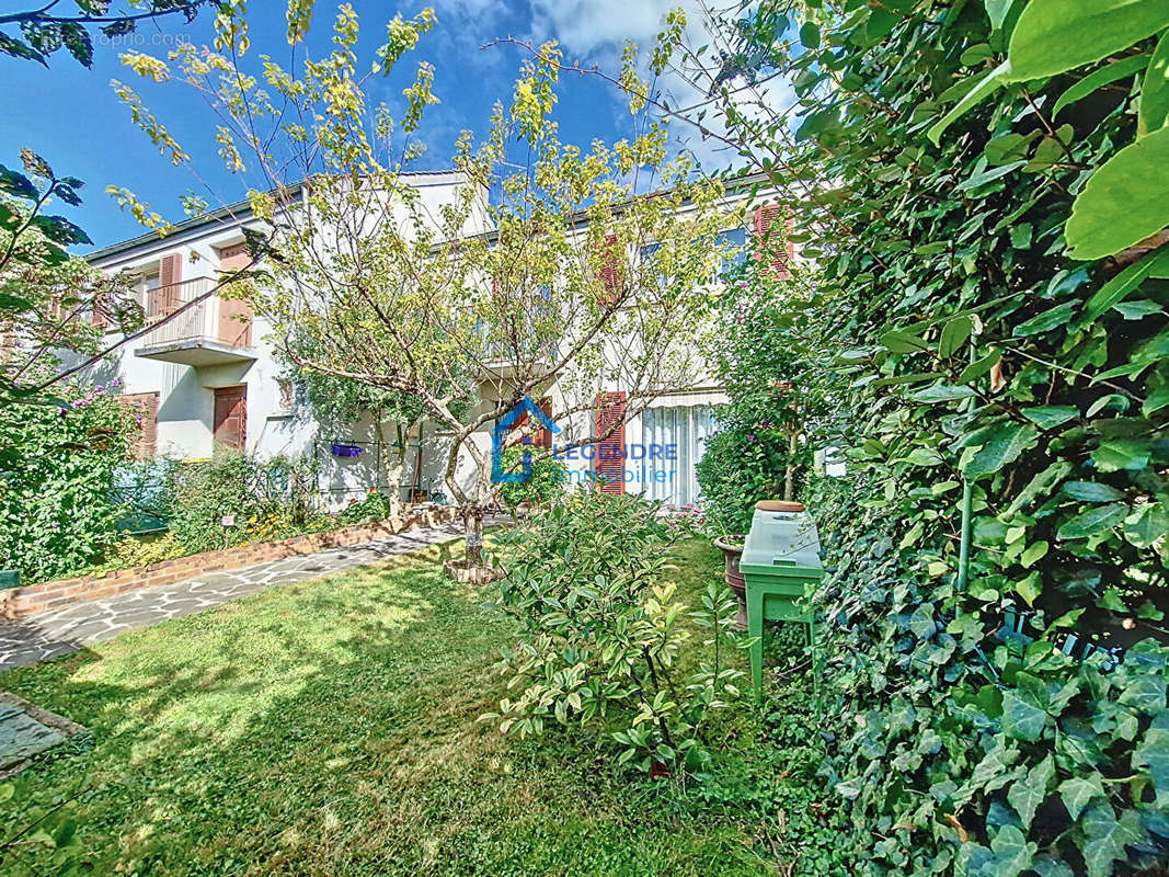 Maison à LA FRETTE-SUR-SEINE