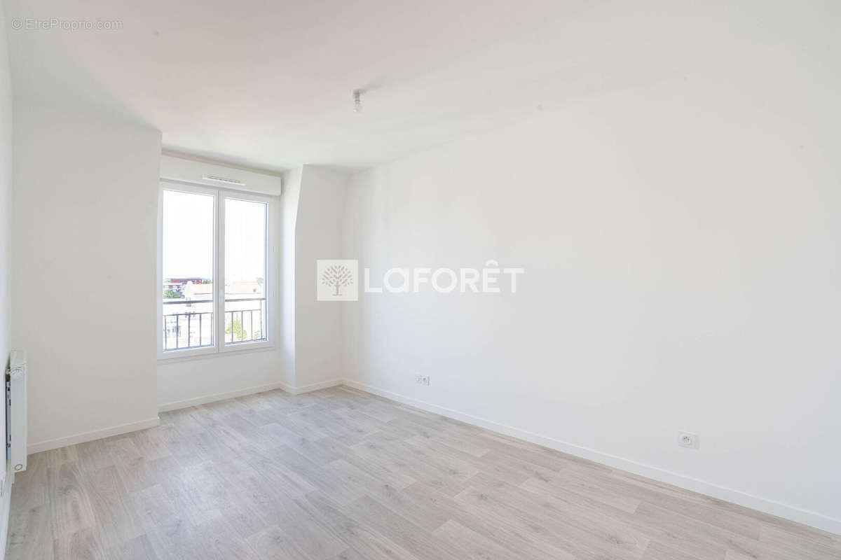 Appartement à LE BLANC-MESNIL