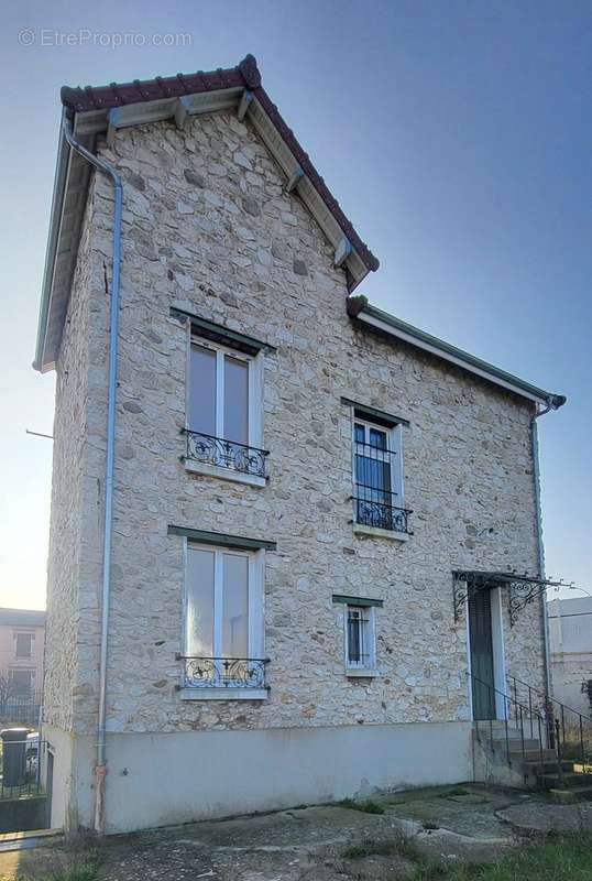 Façade arrière - Maison à MOUSSEAUX-LES-BRAY