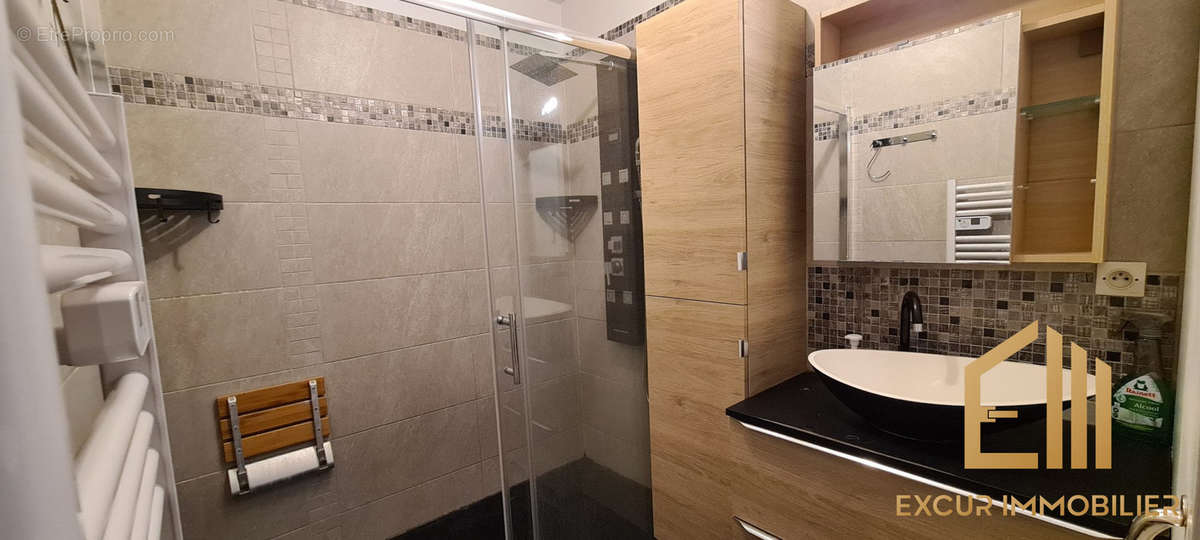 Appartement à COURBEVOIE