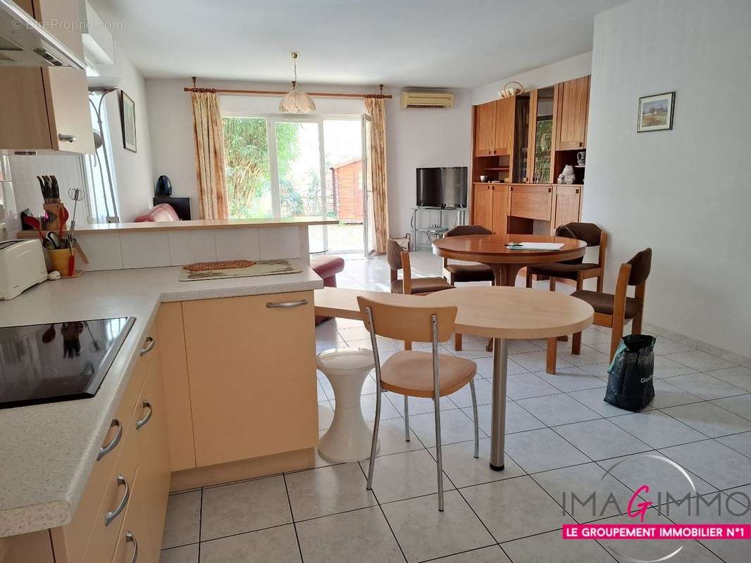 Appartement à MAUGUIO