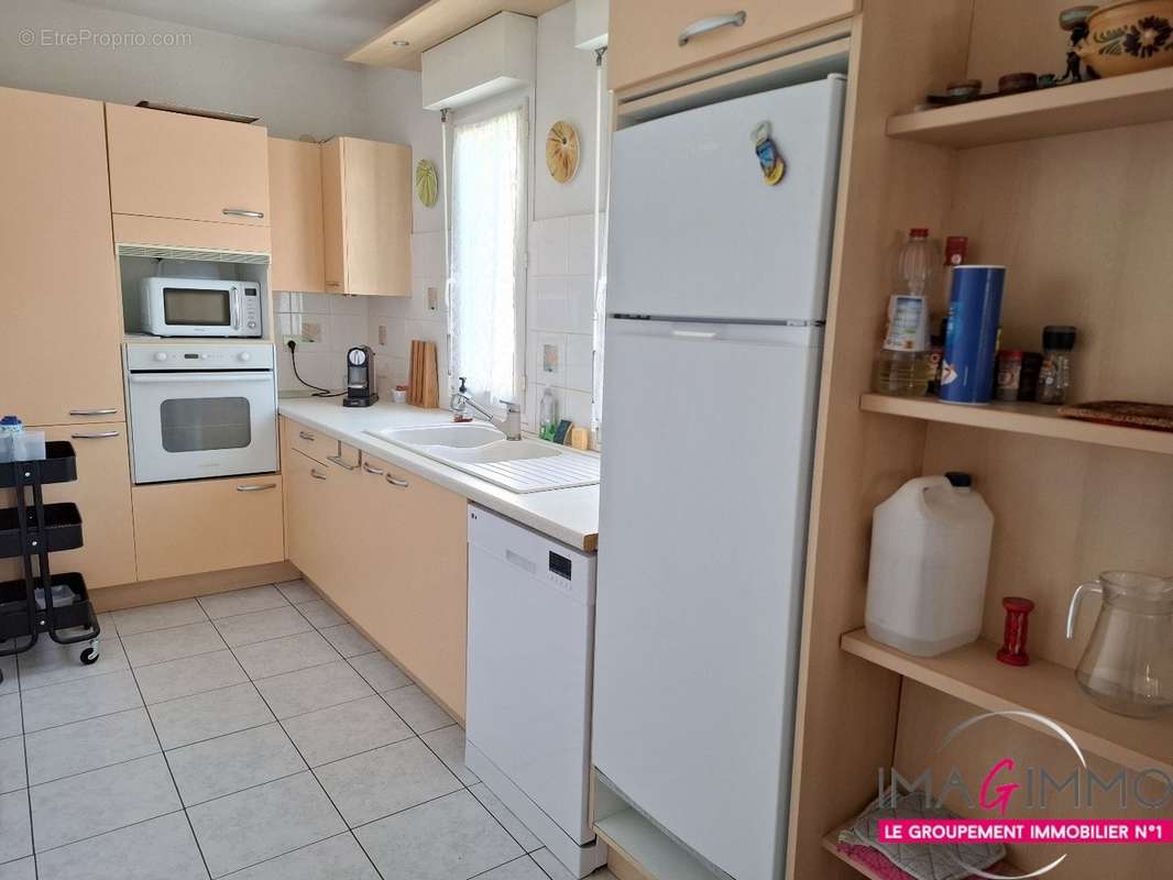 Appartement à MAUGUIO