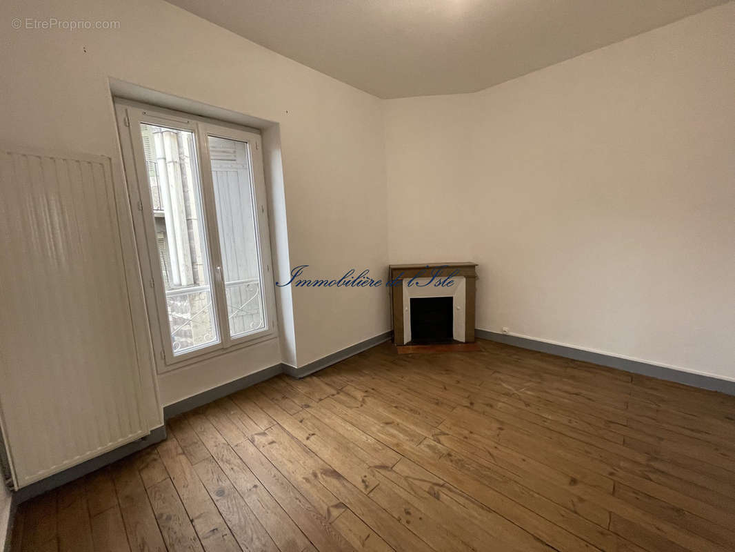 Chambre - Appartement à PERIGUEUX