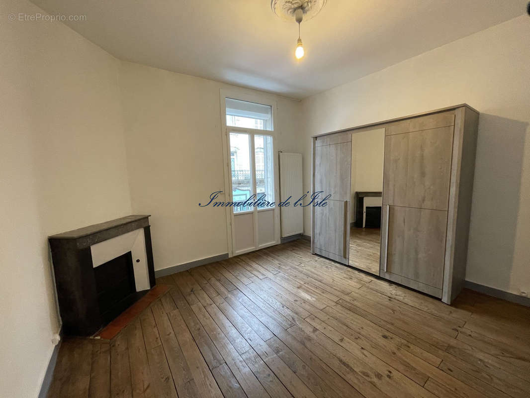 Chambre - Appartement à PERIGUEUX