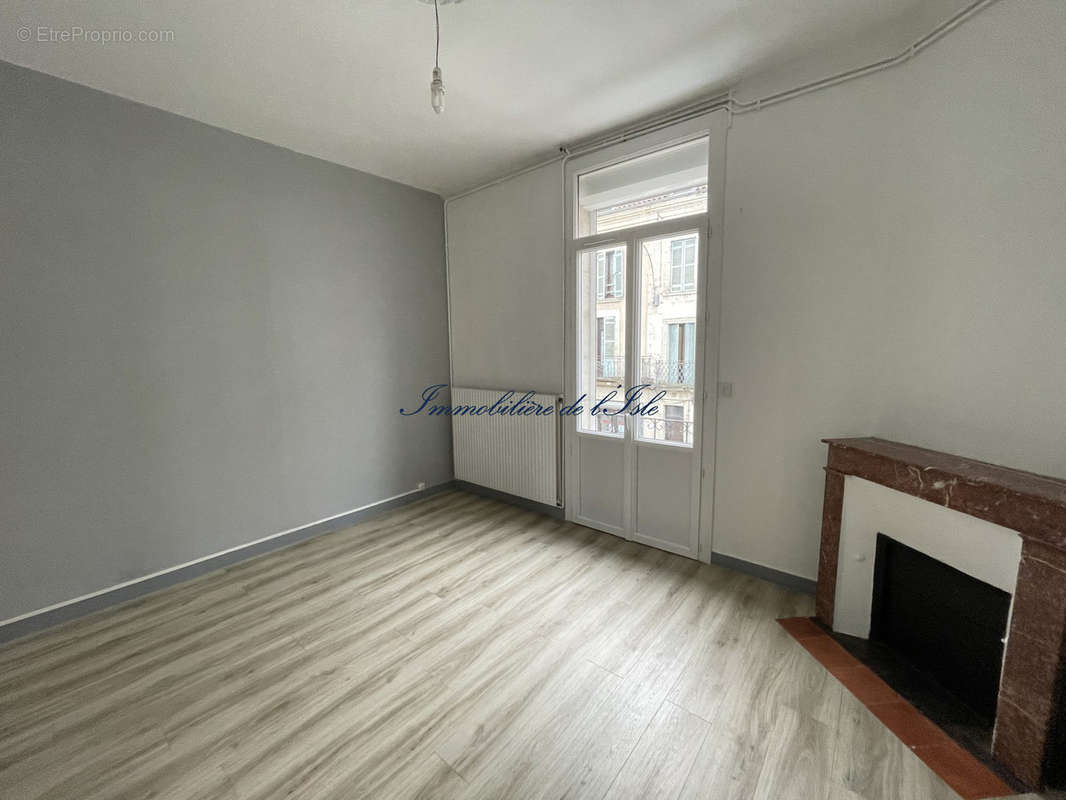 Salon - Appartement à PERIGUEUX