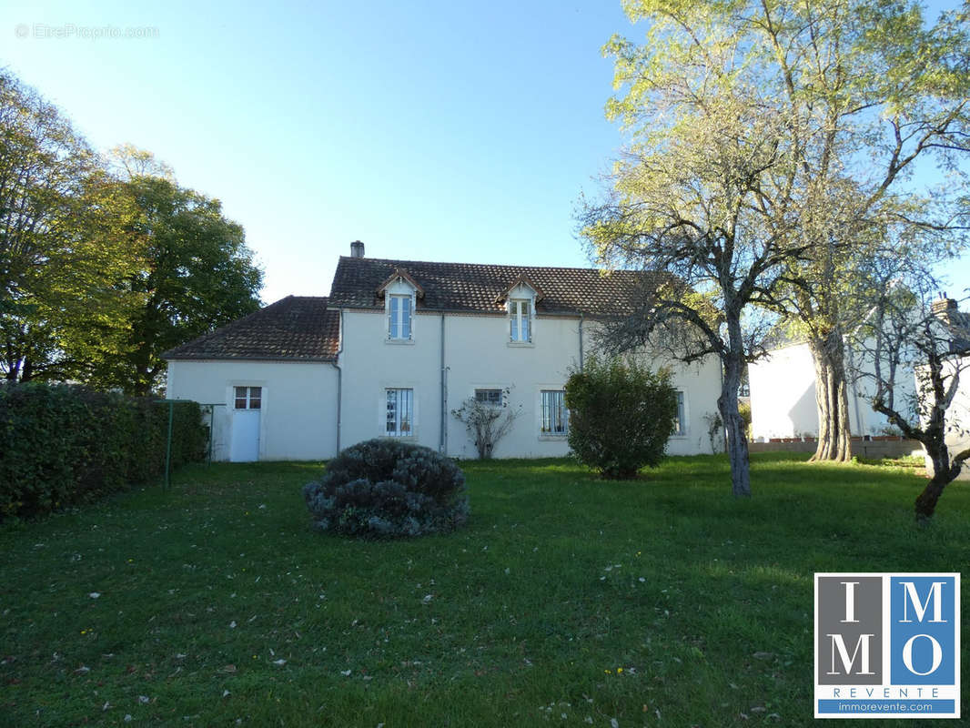 Maison à LES AIX-D&#039;ANGILLON