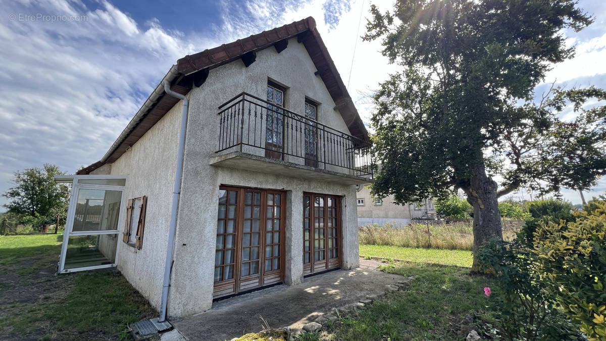 Maison à LA QUEUE-LES-YVELINES