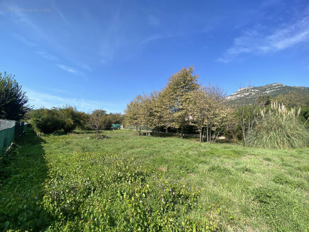 Terrain à SAINT-JEANNET