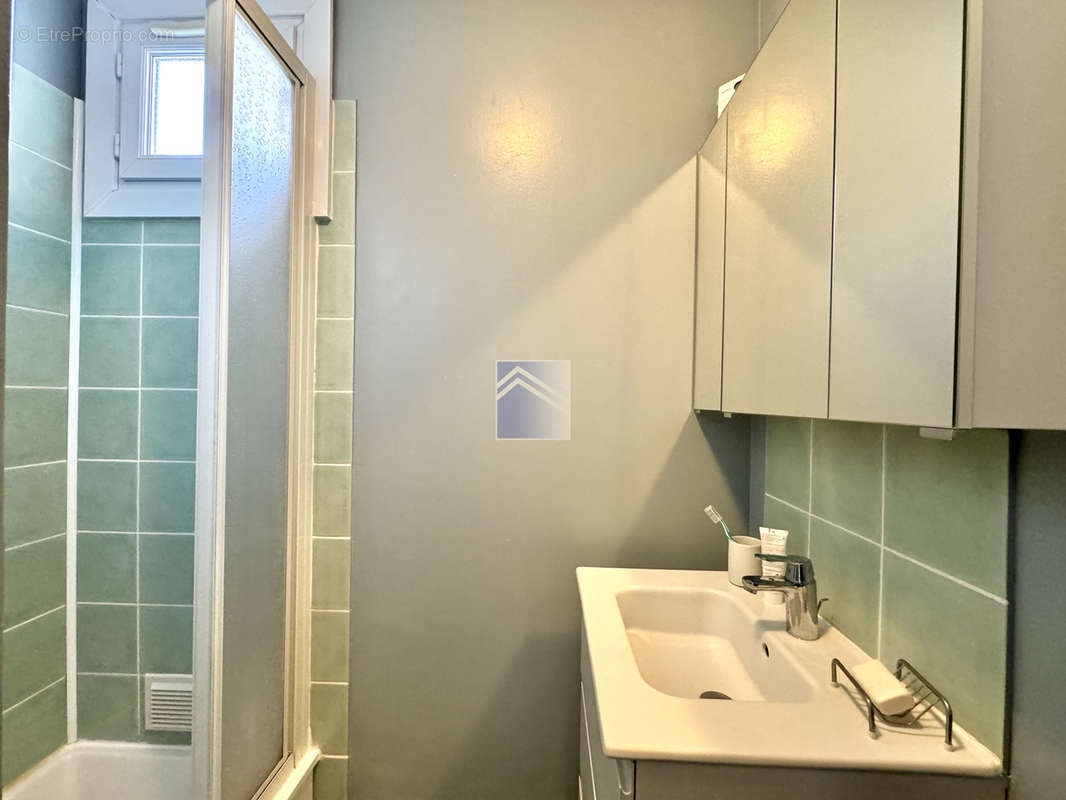 Appartement à COURBEVOIE