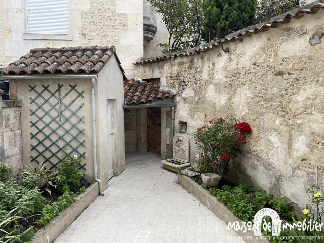 Maison à COGNAC