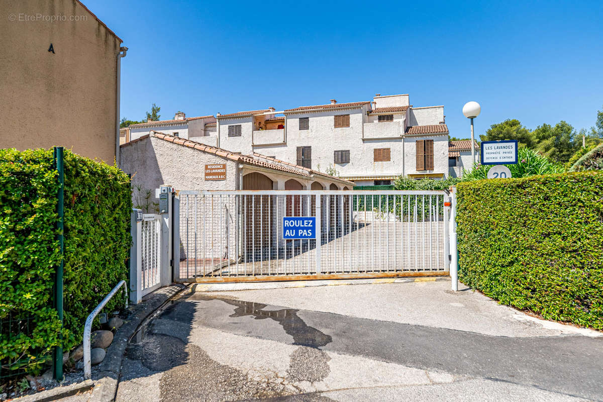 Appartement à SAINT-CYR-SUR-MER