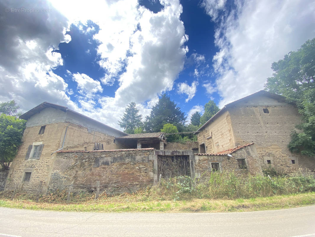 Maison à SAINT-CHRISTO-EN-JAREZ