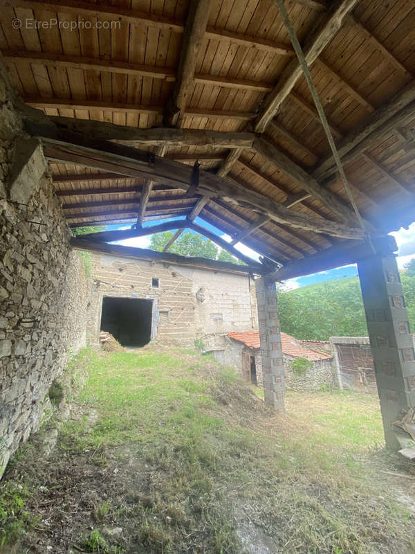 Maison à SAINT-CHRISTO-EN-JAREZ