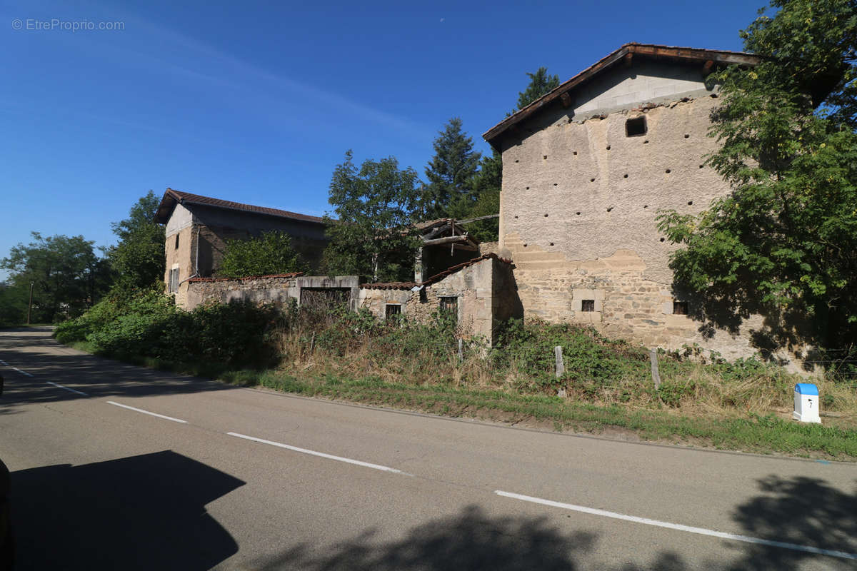 Maison à SAINT-CHRISTO-EN-JAREZ