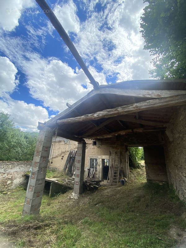 Maison à SAINT-CHRISTO-EN-JAREZ