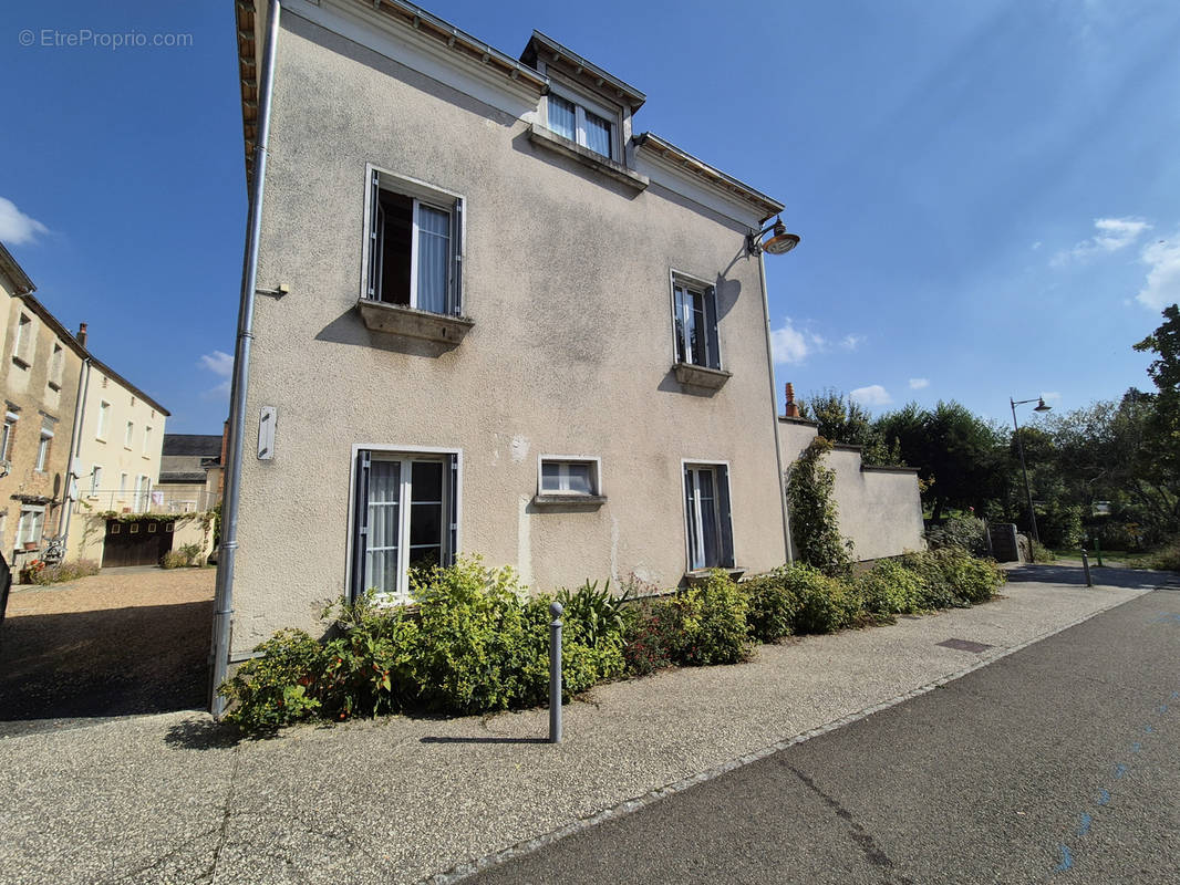 Maison à JUIGNE-SUR-SARTHE