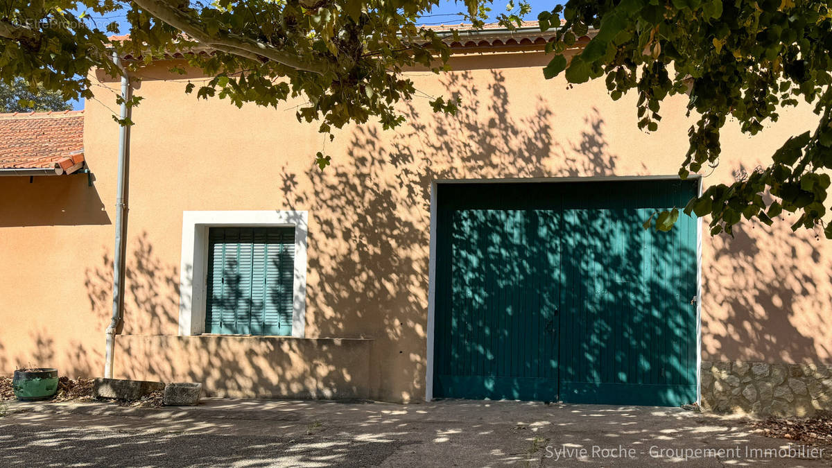 Autre à CAMARET-SUR-AIGUES