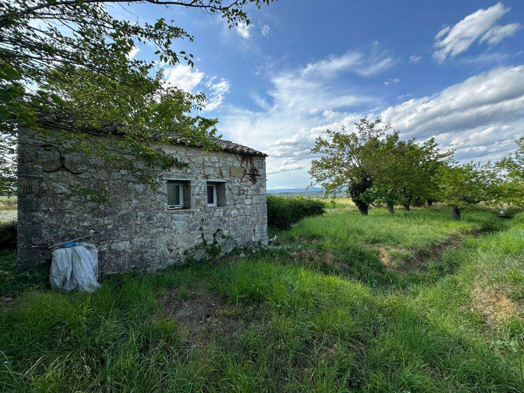 Terrain à BERRIAS-ET-CASTELJAU