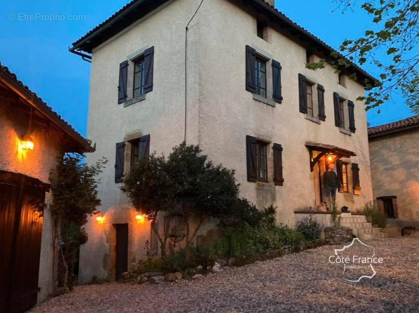 Maison à BAGNAC-SUR-CELE