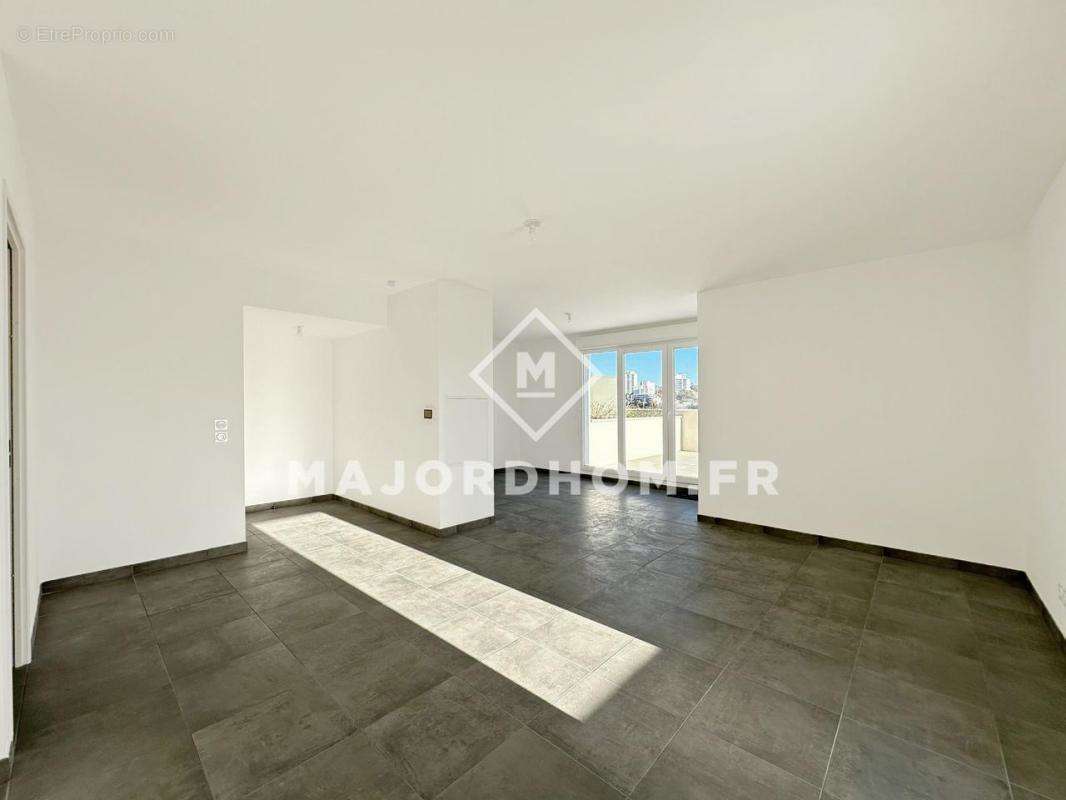 Appartement à MARSEILLE-4E