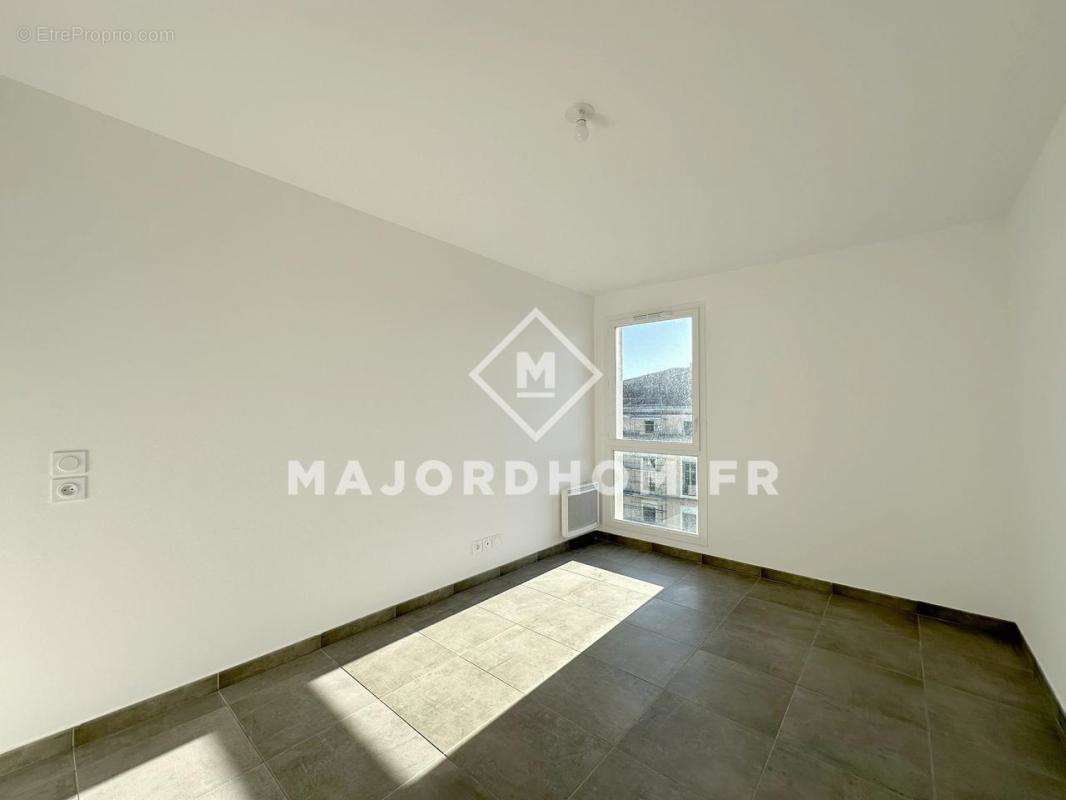 Appartement à MARSEILLE-4E