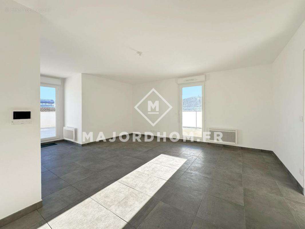 Appartement à MARSEILLE-4E