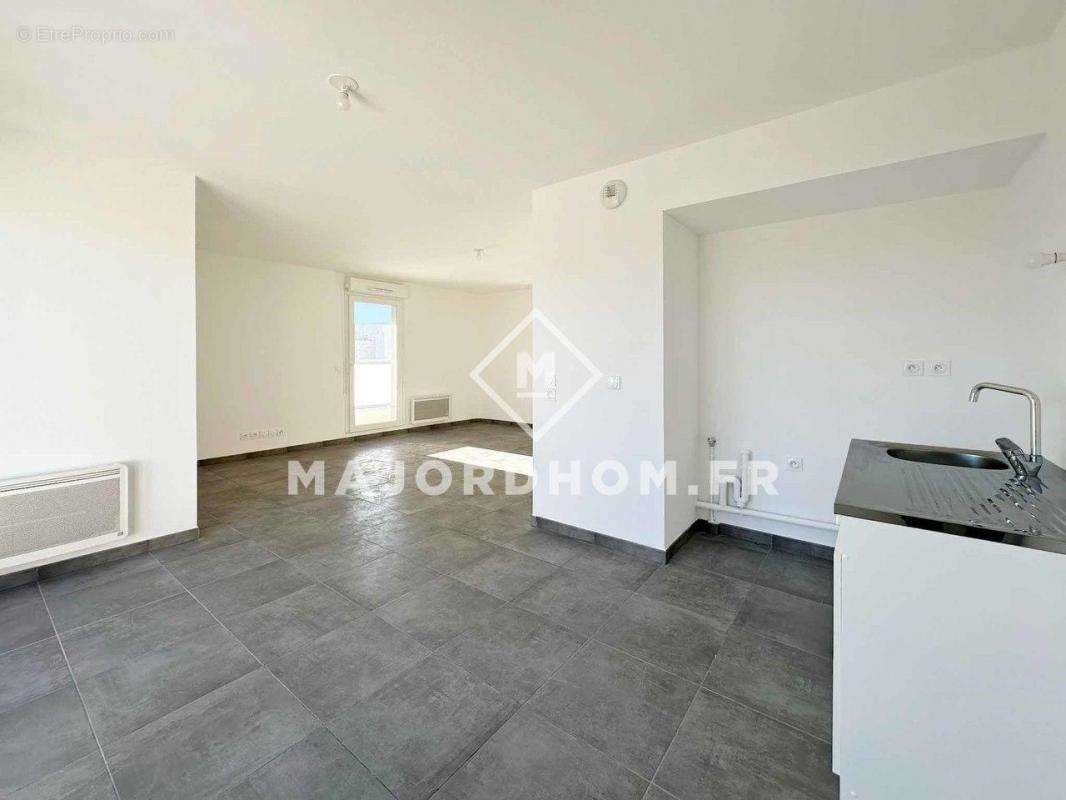 Appartement à MARSEILLE-4E