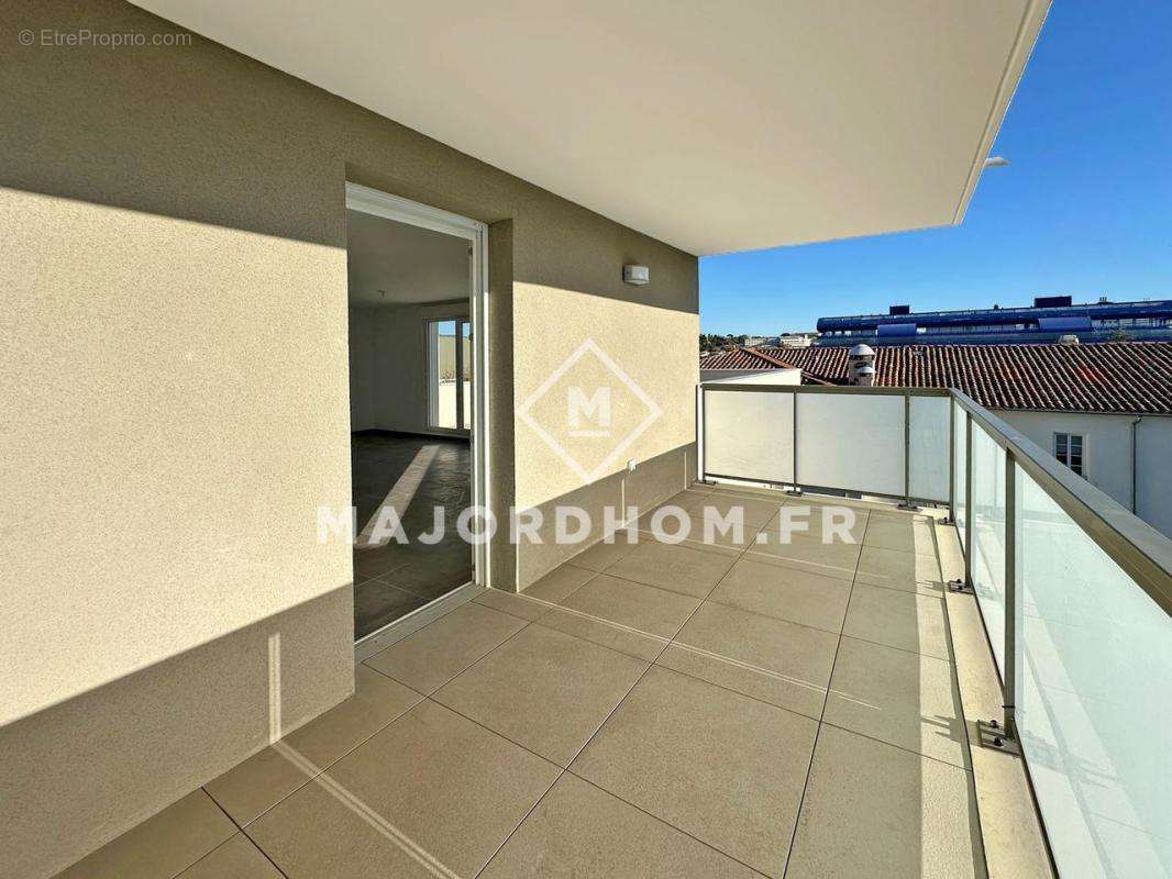 Appartement à MARSEILLE-4E