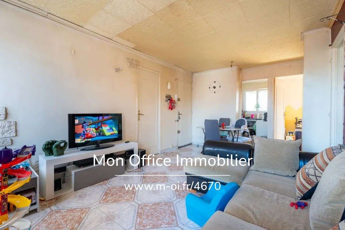 Appartement à MARSEILLE-4E