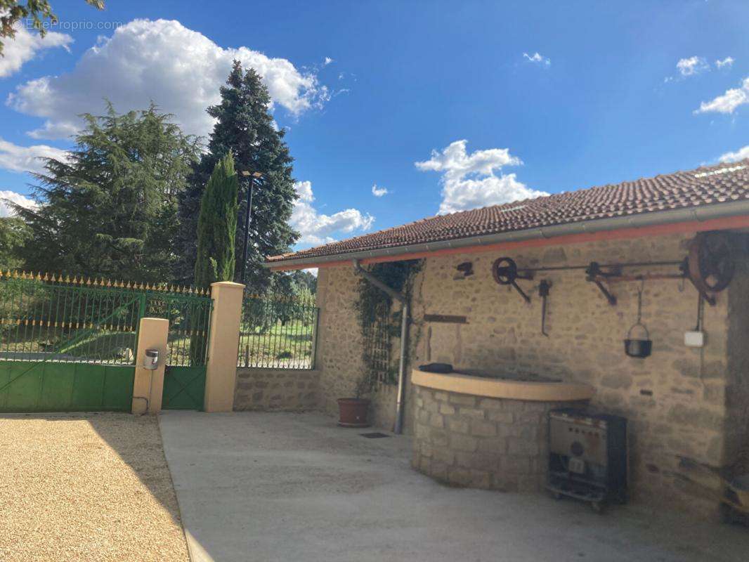 Maison à SAINT-DONAT-SUR-L&#039;HERBASSE