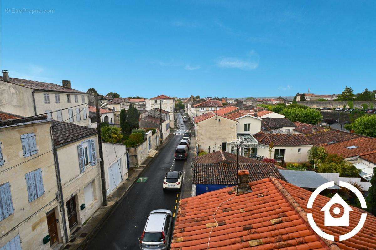 Appartement à SAINTES