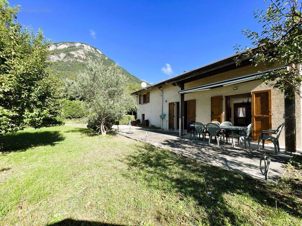 Maison à LA TERRASSE