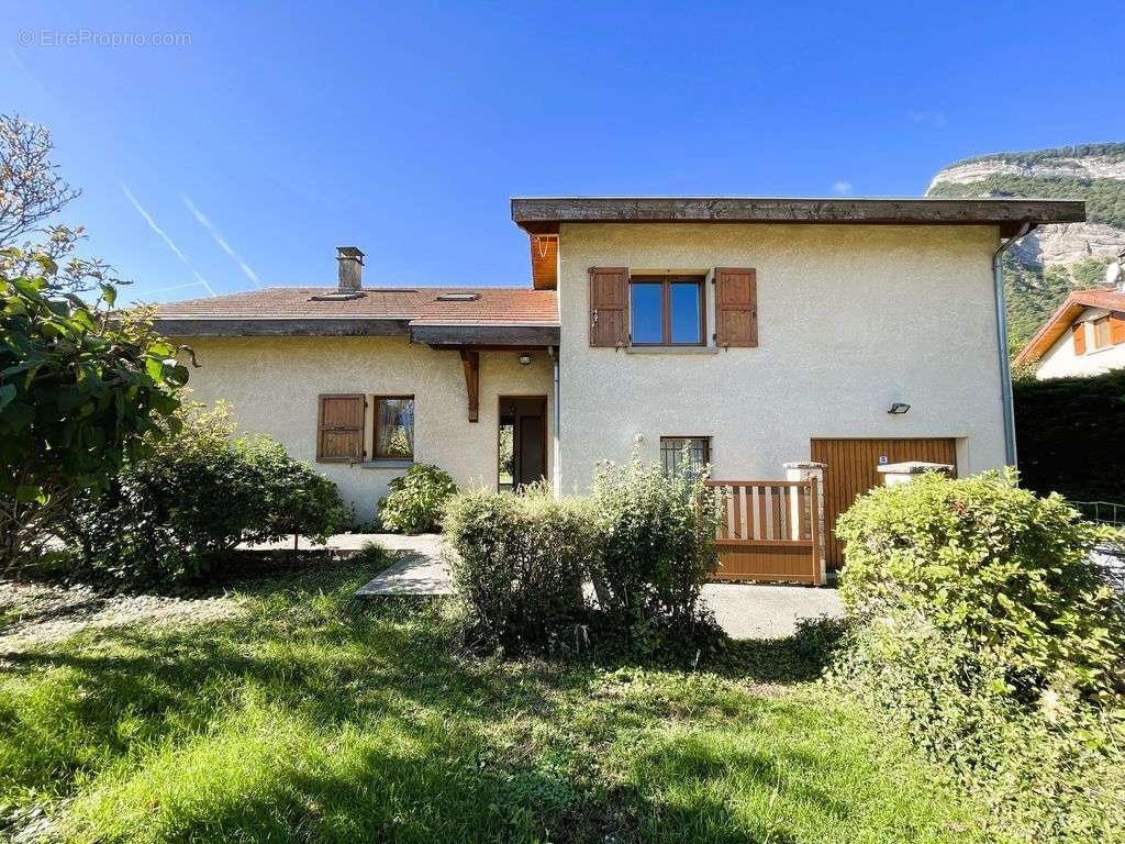 Maison à LA TERRASSE