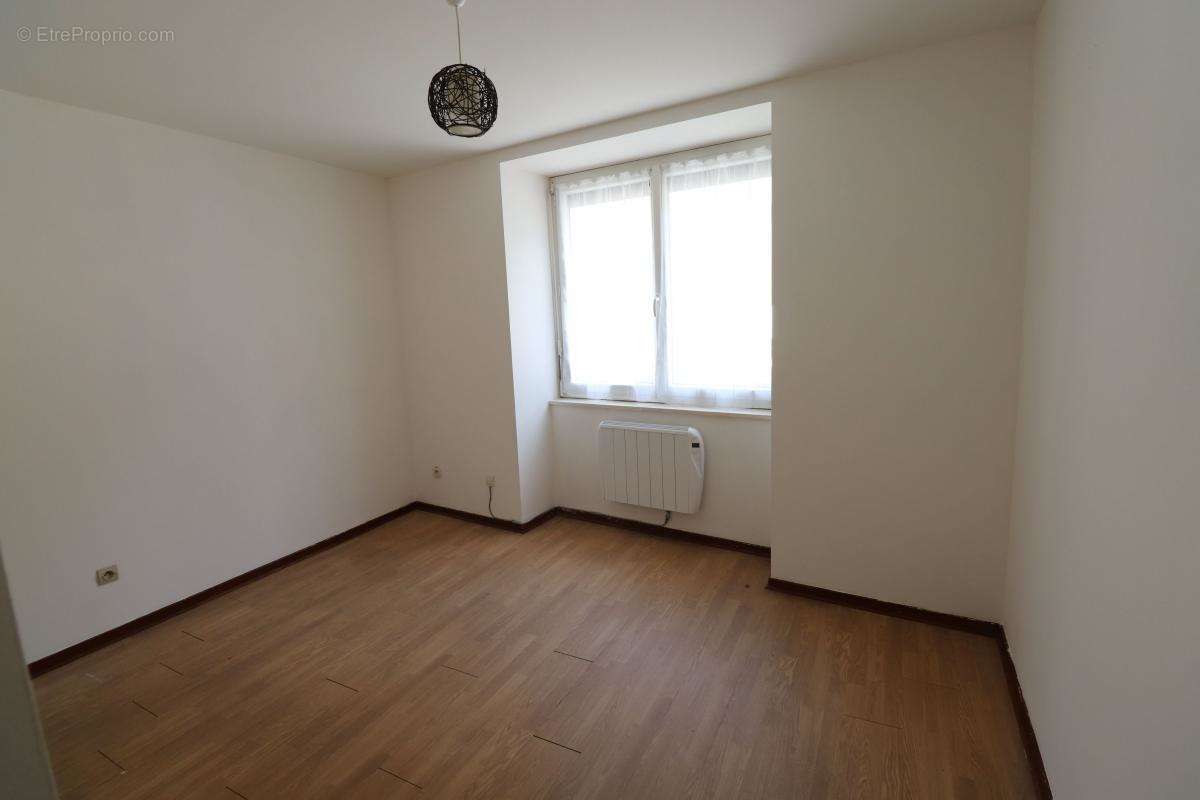 Appartement à CREMIEU