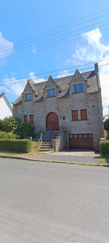 Maison à LANVALLAY