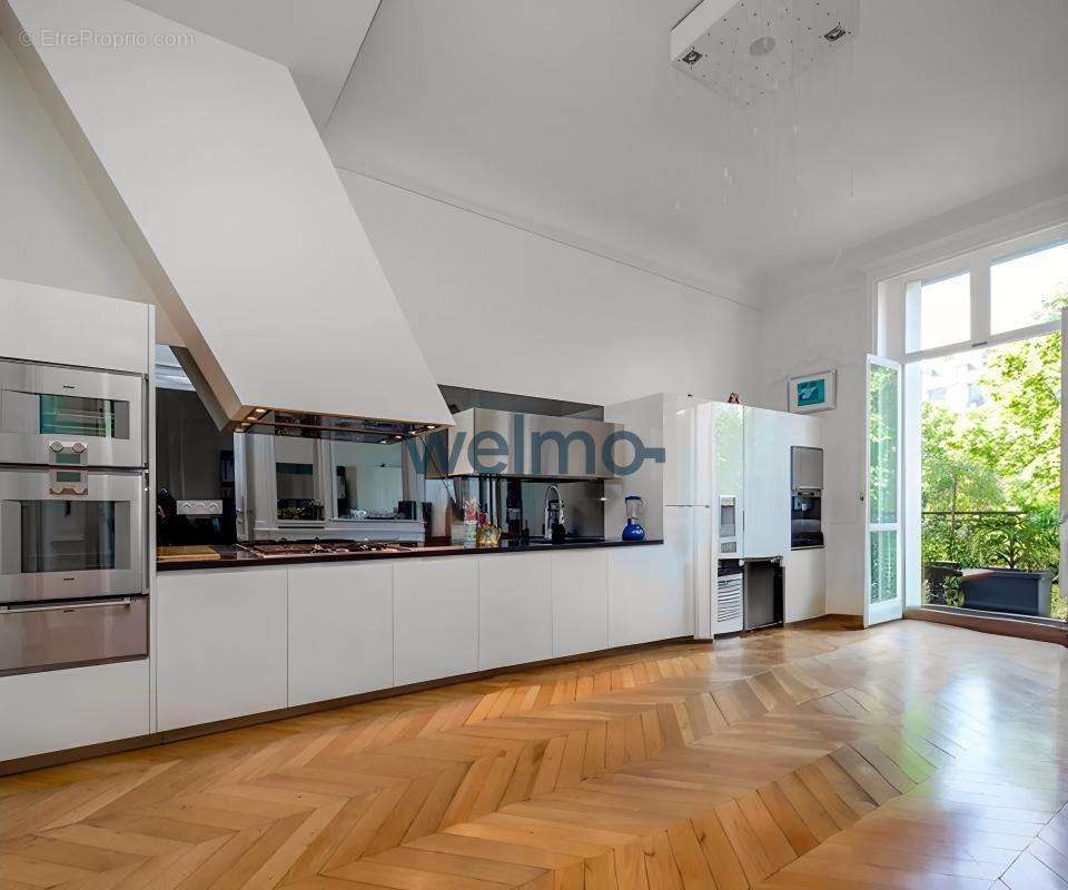 Appartement à PARIS-7E