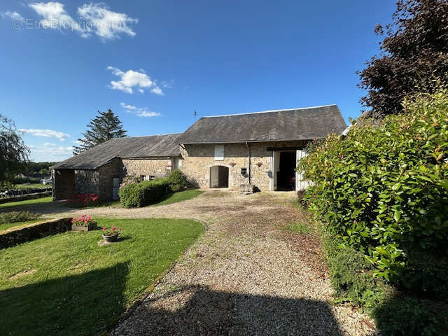 Maison à SAINT-MARTIN-DU-PUY