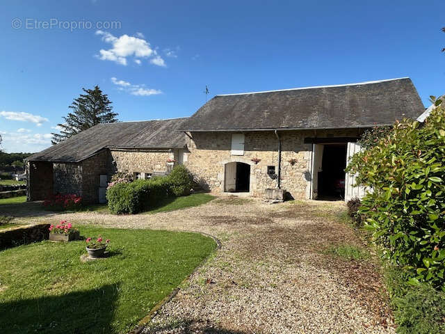 Maison à SAINT-MARTIN-DU-PUY