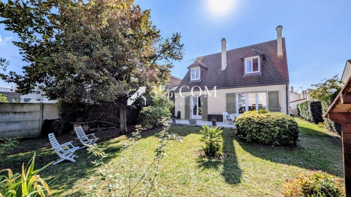 Maison à CARRIERES-SOUS-POISSY