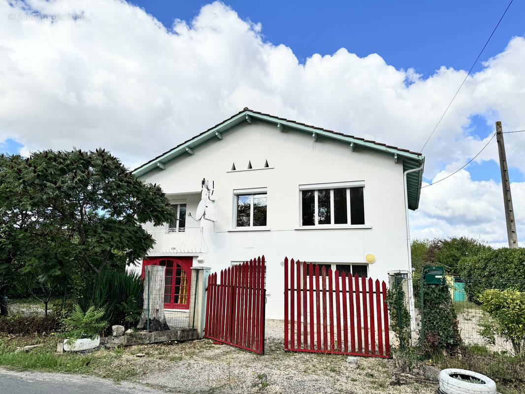 Maison à MONTAYRAL