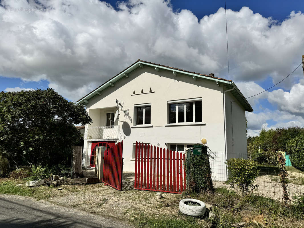 Maison à MONTAYRAL