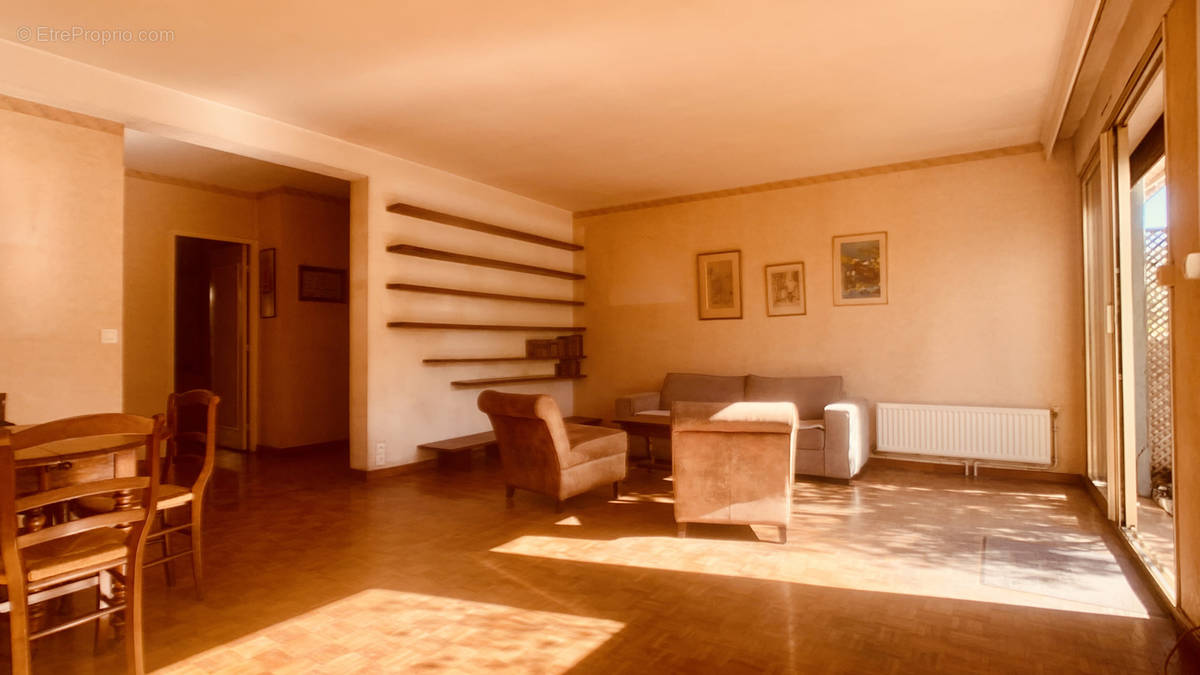 Appartement à MARSEILLE-9E