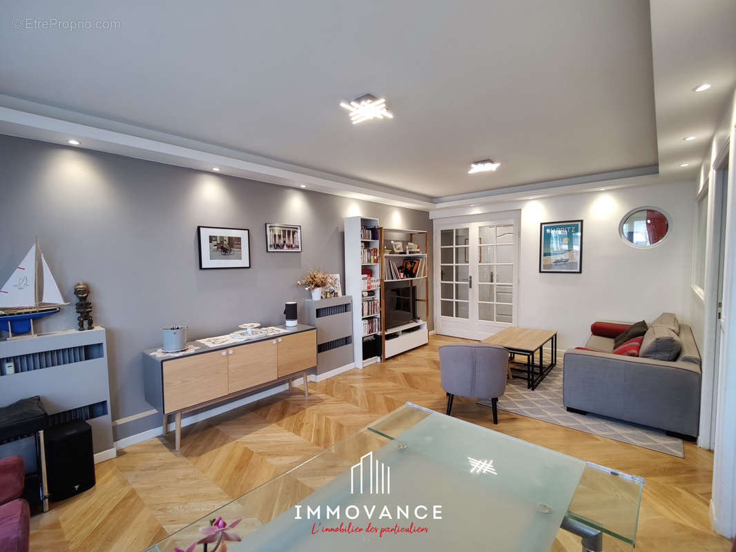 Appartement à NEUILLY-SUR-SEINE