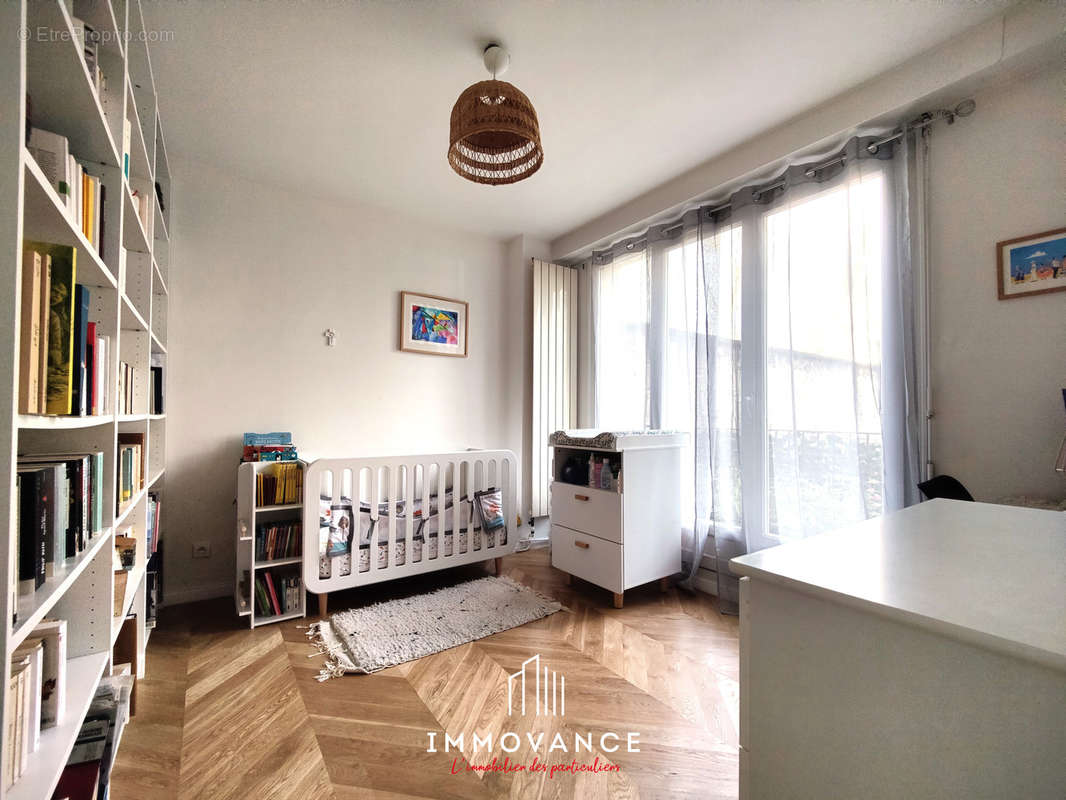 Appartement à NEUILLY-SUR-SEINE